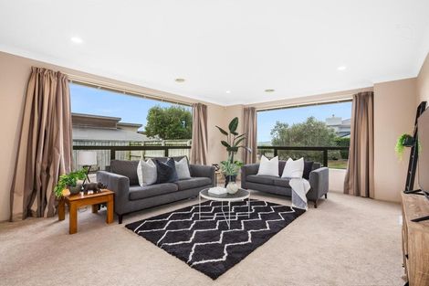 Photo of property in 9 Aspiring Terrace, Aotea, Porirua, 5024