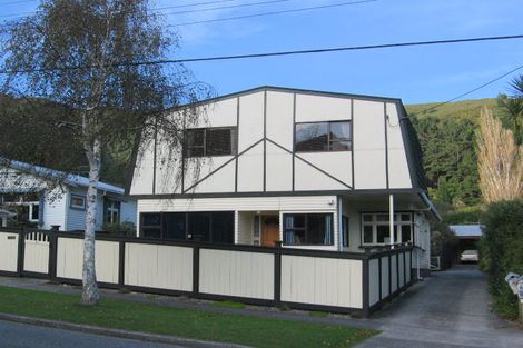 Photo of property in 54 Norton Park Avenue, Fairfield, Lower Hutt, 5011