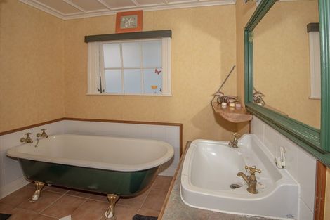 Photo of property in 18 Waro Drive, Hikurangi, 0114