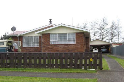 Photo of property in 14 Kauri Street, Inglewood, 4330