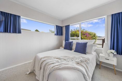 Photo of property in 32 Cranwell Street, Churton Park, Wellington, 6037