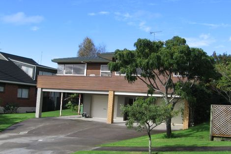 Photo of property in 3 Cyclades Place, Shelly Park, Auckland, 2014