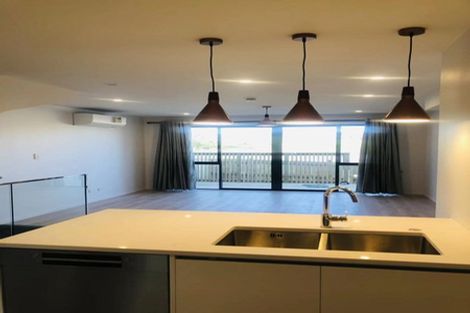 Photo of property in 14 Ingham Court, Fairview Heights, Auckland, 0632