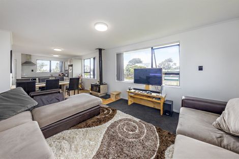 Photo of property in 38 Burundi Avenue, Clendon Park, Auckland, 2103