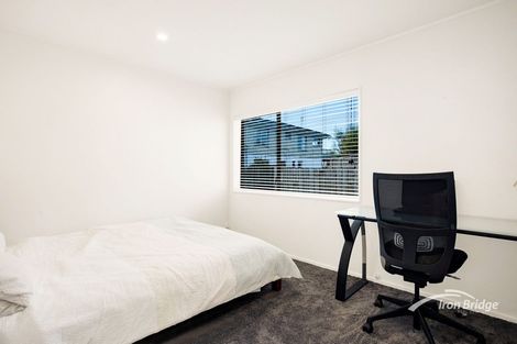 Photo of property in 2/5 Argyle Terrace, Milford, Auckland, 0620