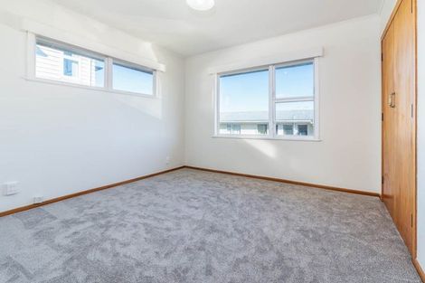 Photo of property in 4 Seaview Road, Glenfield, Auckland, 0629