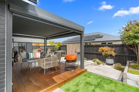 Photo of property in 6 Fairbairn Close, Halswell, Christchurch, 8025