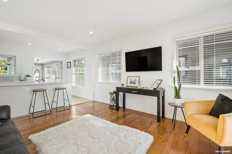 Photo of property in 2/113 Nile Road, Milford, Auckland, 0620