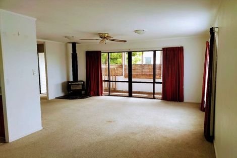 Photo of property in 60 Vintage Drive, Henderson, Auckland, 0612