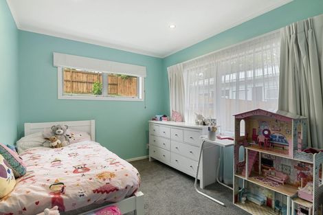 Photo of property in 24 Shanaway Rise, Hillcrest, Auckland, 0627