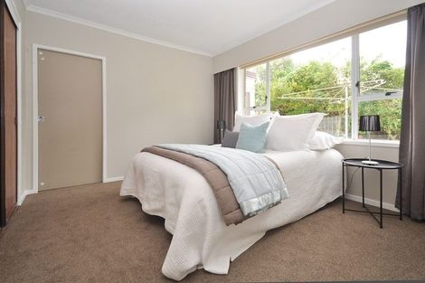 Photo of property in 2/4202a Great North Road, Glendene, Auckland, 0602