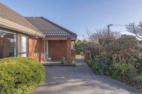 Photo of property in 1/423 Harewood Road, Harewood, Christchurch, 8051