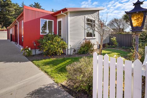 Photo of property in 17 Kiwi Avenue, Waikuku Beach, 7473