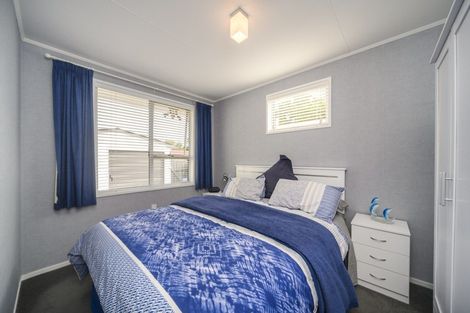 Photo of property in 64 Apollo Parade, Milson, Palmerston North, 4414