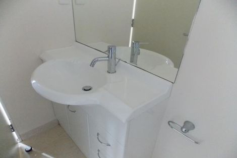 Photo of property in Terrace Heights Apartments, 2/163p The Terrace, Wellington Central, Wellington, 6011