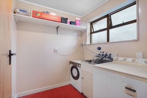 Photo of property in 65 Hinau Street, Castlecliff, Whanganui, 4501