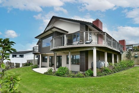 Photo of property in 37 Grovenor Drive, Orewa, 0931