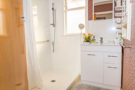 Photo of property in 35 Trafalgar Street, Dannevirke, 4930