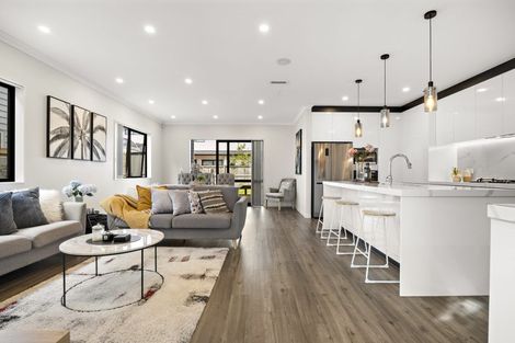 Photo of property in 30 Hikuawa Road, Flat Bush, Auckland, 2019