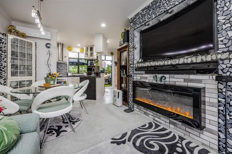 Photo of property in Tuscany Towers, 12/1 Ambrico Place, New Lynn, Auckland, 0600