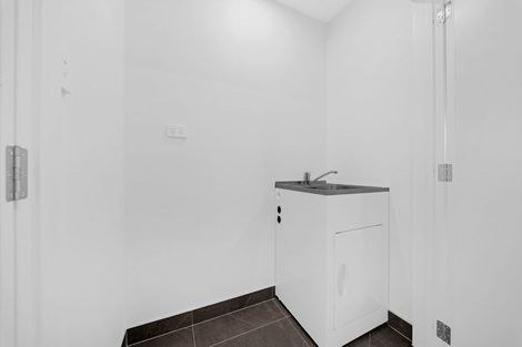 Photo of property in 4/29 Normandy Place, Henderson, Auckland, 0610