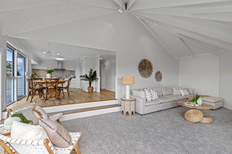 Photo of property in 70 Bay Vista Drive, Red Beach, 0932