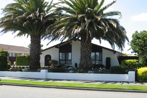 Photo of property in 18 Ansonby Street, Russley, Christchurch, 8042