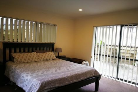 Photo of property in 62b Hogarth Rise, West Harbour, Auckland, 0618