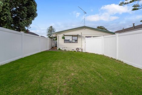 Photo of property in 3 Shepherds Road, Papakura, 2110