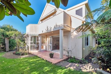 Photo of property in 1 William Bond Street, Stanley Point, Auckland, 0624