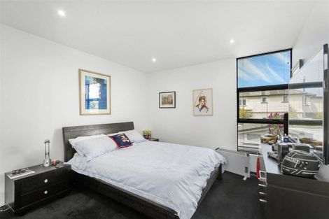 Photo of property in 116 Aikmans Road, Merivale, Christchurch, 8014