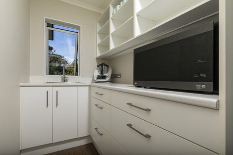 Photo of property in 29d Greenhithe Road, Greenhithe, Auckland, 0632
