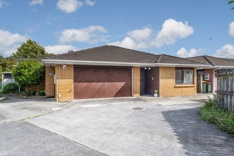 Photo of property in 1/73 Aviemore Drive, Highland Park, Auckland, 2010