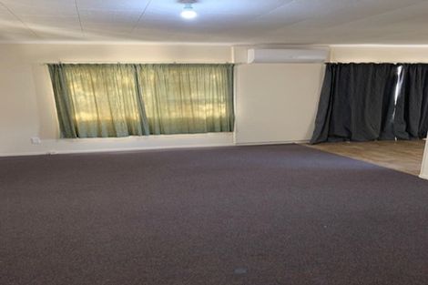 Photo of property in 12 Mile Place, Henderson, Auckland, 0612