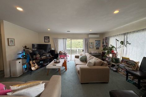 Photo of property in 15b Findlay Street, Tawa, Wellington, 5028