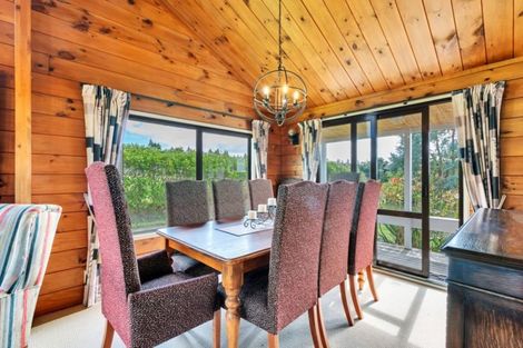 Photo of property in 10 Mcmurdo Road, South Head, Helensville, 0874