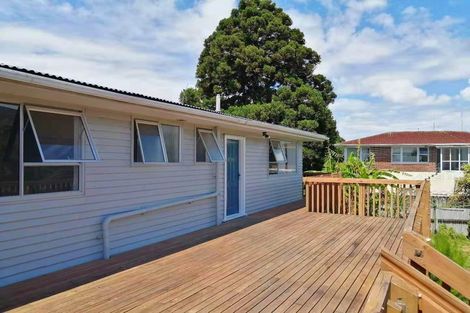 Photo of property in 2/275 Te Atatu Road, Te Atatu South, Auckland, 0610