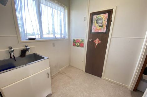 Photo of property in 60 Casuarina Road, Half Moon Bay, Auckland, 2012