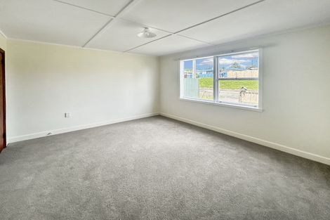 Photo of property in 5 Arawa Place, Castlecliff, Whanganui, 4501
