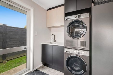 Photo of property in 9 Riverboat Lane, Helensville, 0800