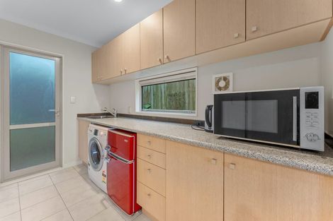 Photo of property in 5b Rahopara Street, Castor Bay, Auckland, 0620