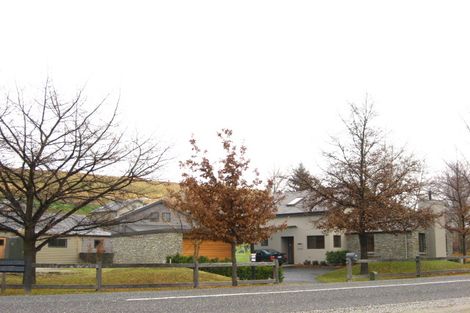 Photo of property in 2 Chartres Lane, Arrowtown, 9302