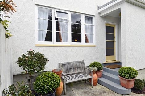 Photo of property in 57 Old Lake Road, Narrow Neck, Auckland, 0624