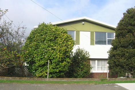 Photo of property in 36 Saint Johns Terrace, Tawa, Wellington, 5028