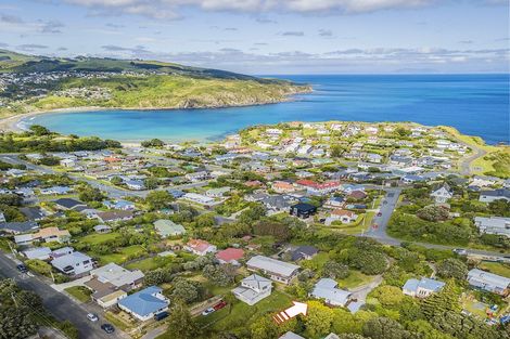 Photo of property in 30 Whanake Street, Titahi Bay, Porirua, 5022