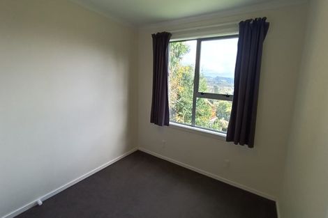 Photo of property in 27 Aniseed Grove, Timberlea, Upper Hutt, 5018