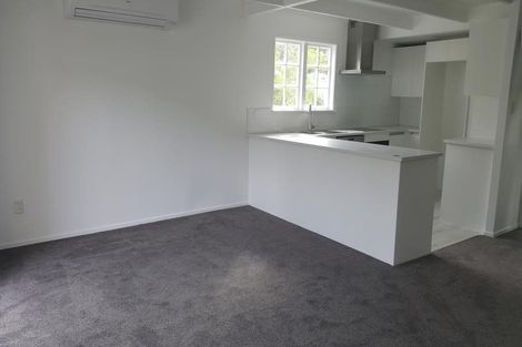 Photo of property in 35 Barker Rise, Northcross, Auckland, 0632
