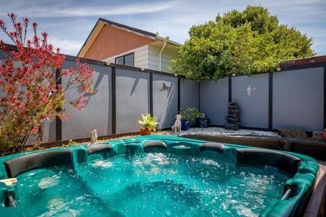 Photo of property in 15 Jane Street, Waikanae Beach, Waikanae, 5036