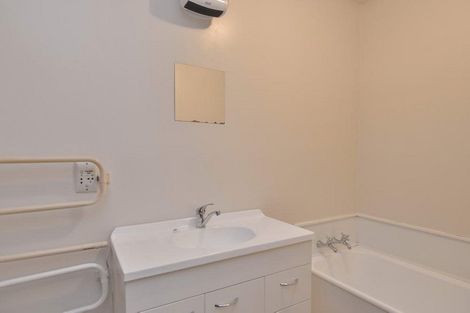 Photo of property in 2/5 Highgate Avenue, Merivale, Christchurch, 8014