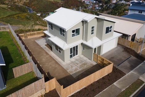 Photo of property in 70 Farnworth Terrace, Glenside, Wellington, 6037